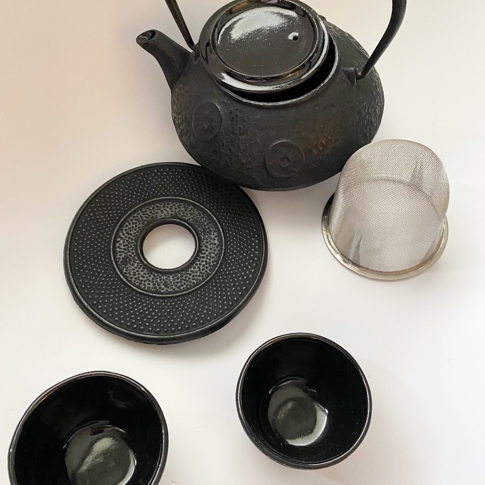 Original Cast Iron Tea pot set NEW